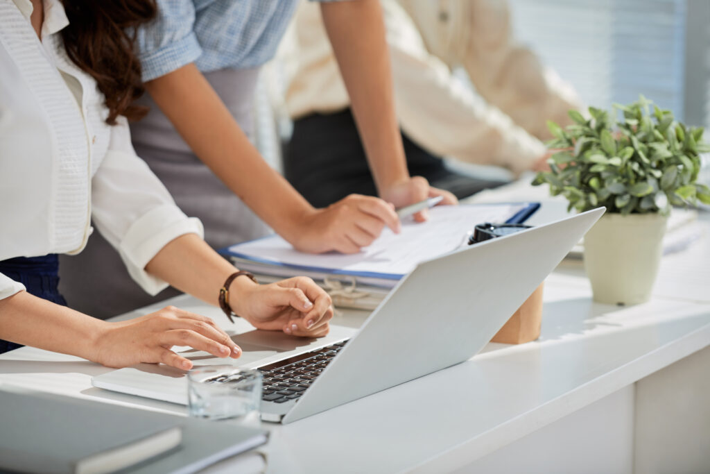 People Outsourcing Corporate Services for Small Businesses